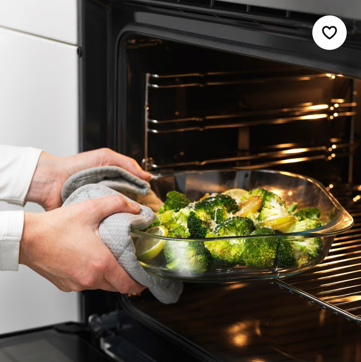IKEA FÖLJSAM Baking dish, clear glass, 24.5x24.5 cm (9 ¾x9 ¾ ")