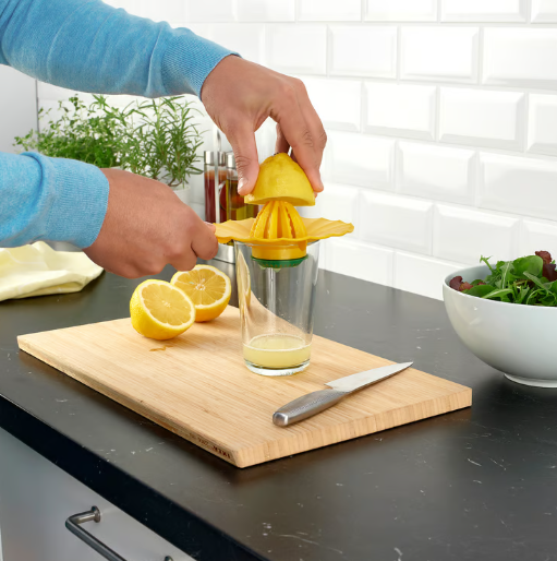 IKEA UPPFYLLD Lemon squeezer, bright yellow/bright green, 15 cm (6 ")