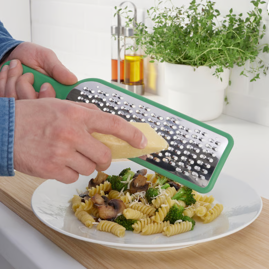 IKEA UPPFYLLD Grater with handle, bright green, 30 cm (12 ")